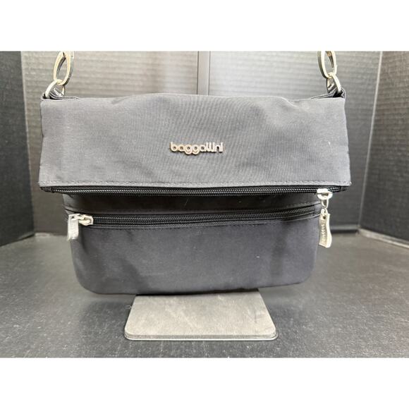 Baggallini Flip Zip Medium Crossbody Bag Black Adjustable Strap *READ - Picture 2 of 15